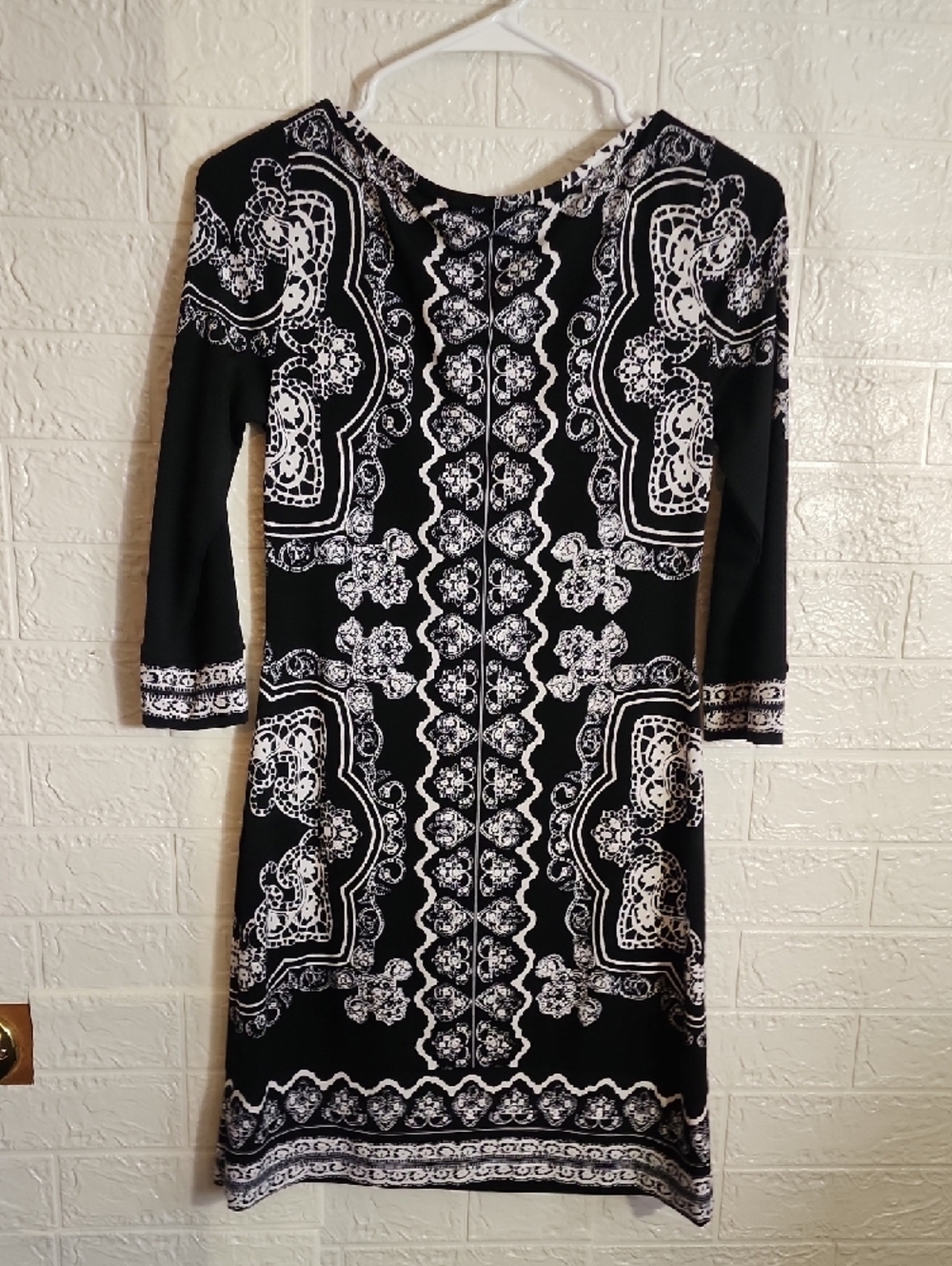 White House Black Market Black and White Paisley Shift Dress - Picture 6 of 6